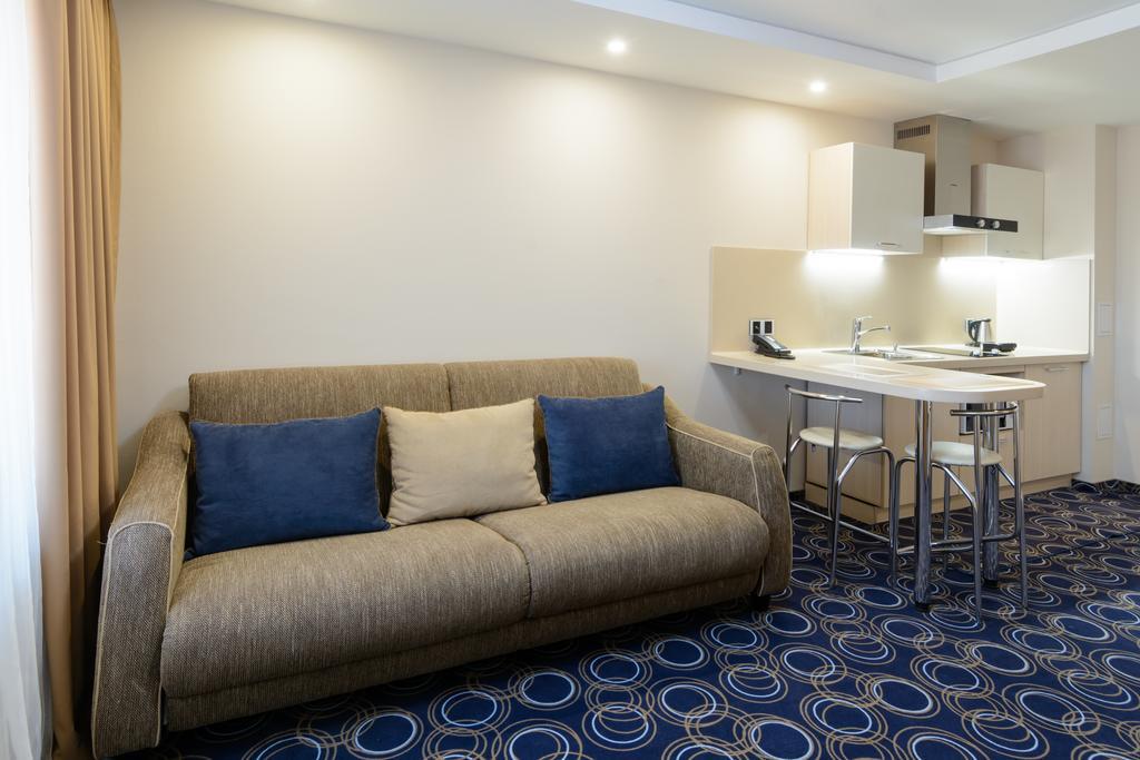 Apart Hotel 92/2 Караганда Екстер'єр фото